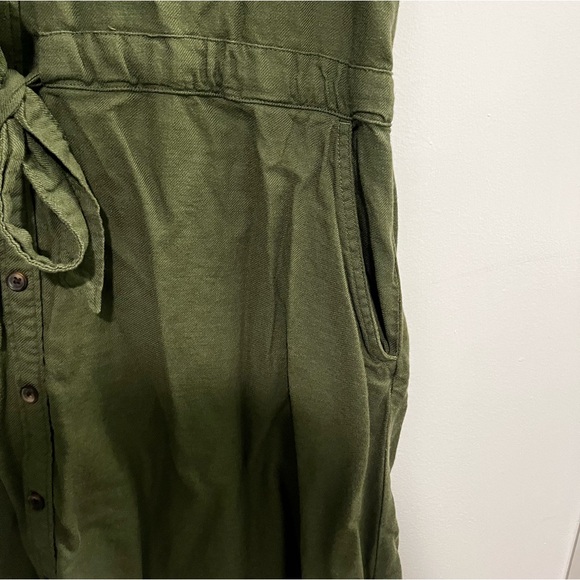 Women’s dress - Picture 6 of 7